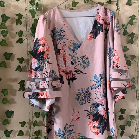 V-neck summer blouse - Picture 1 of 2
